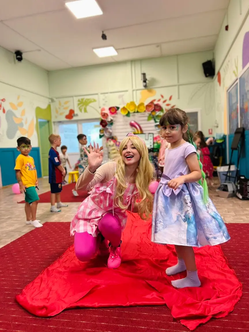 animatoare barbie pentru petreceri copii iasi