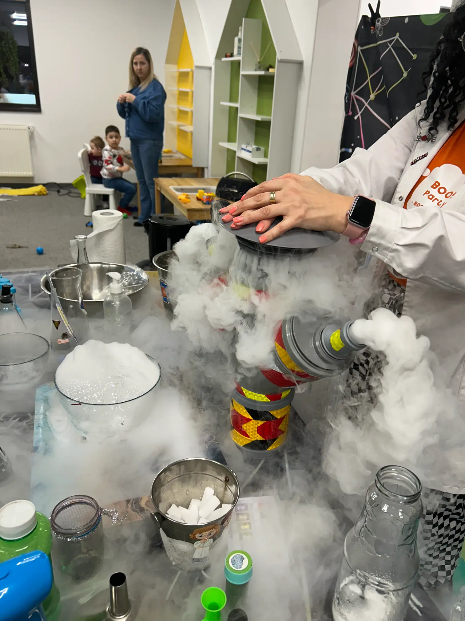 comanda spectacol experimente chimice iasi