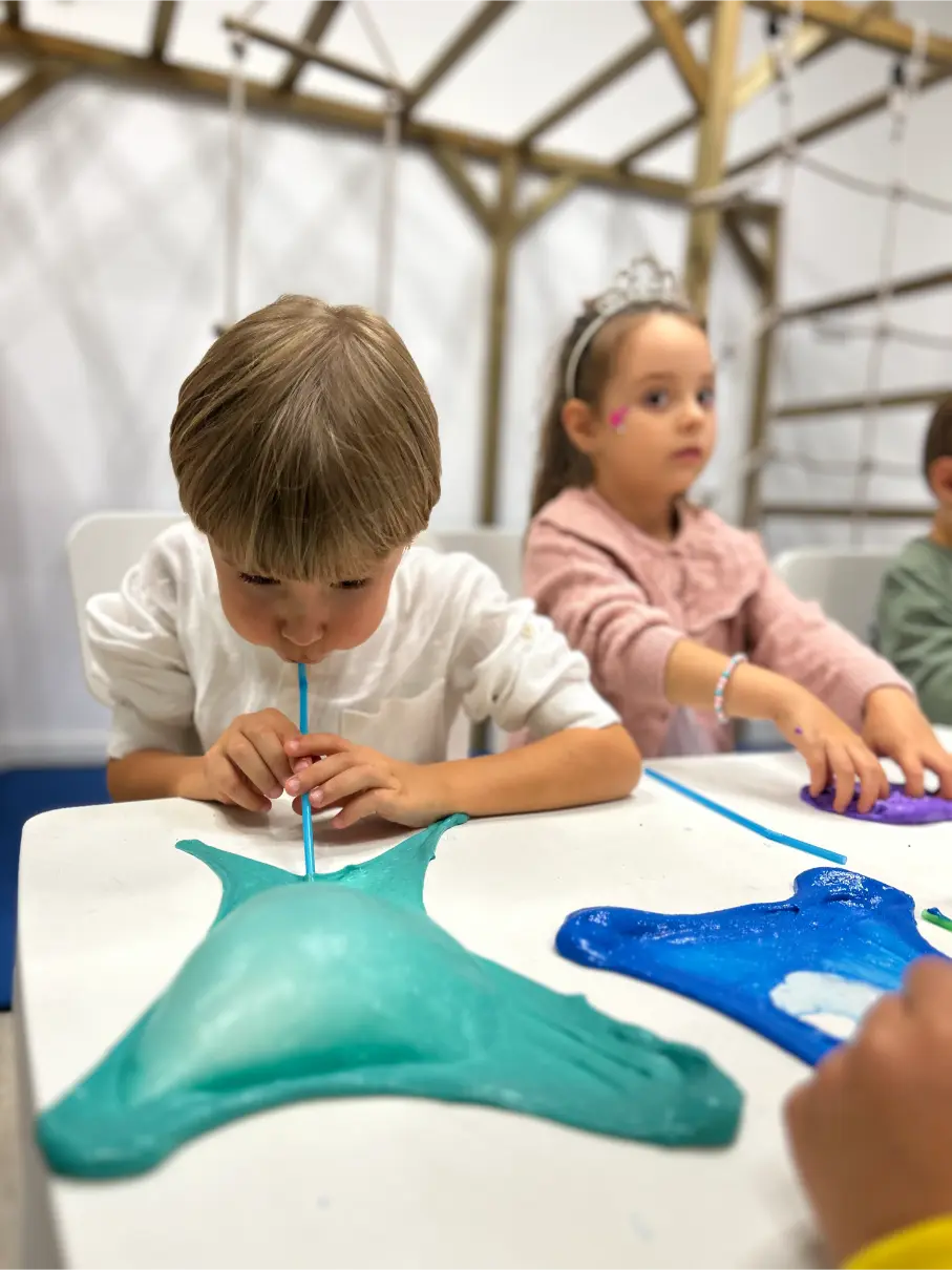 spectacol si atelier slime iasi