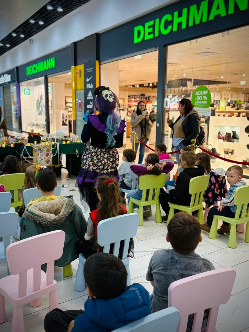 petrecere halloween la domiciliu copii iasi